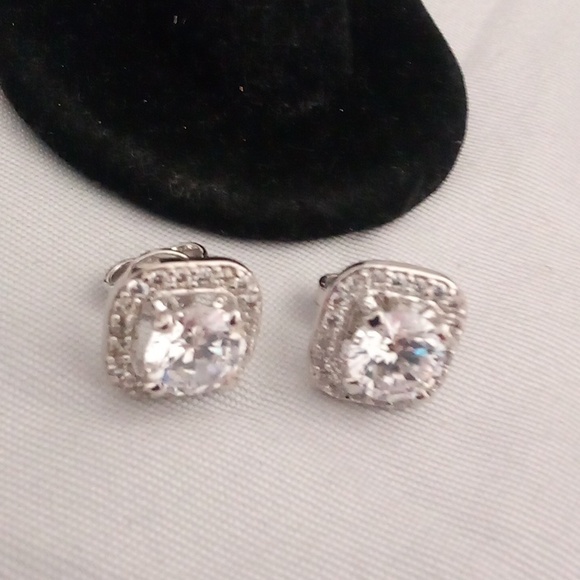 Vintage but never worn 1ct each sapphire cocktail studs ❤️ - Picture 2 of 5